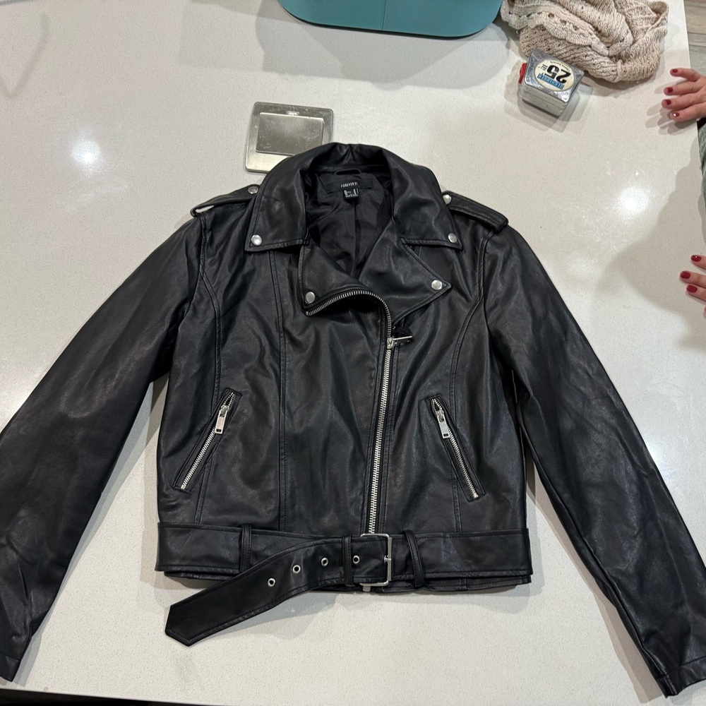 Forever 21 belted faux leather pleather jacket black size m